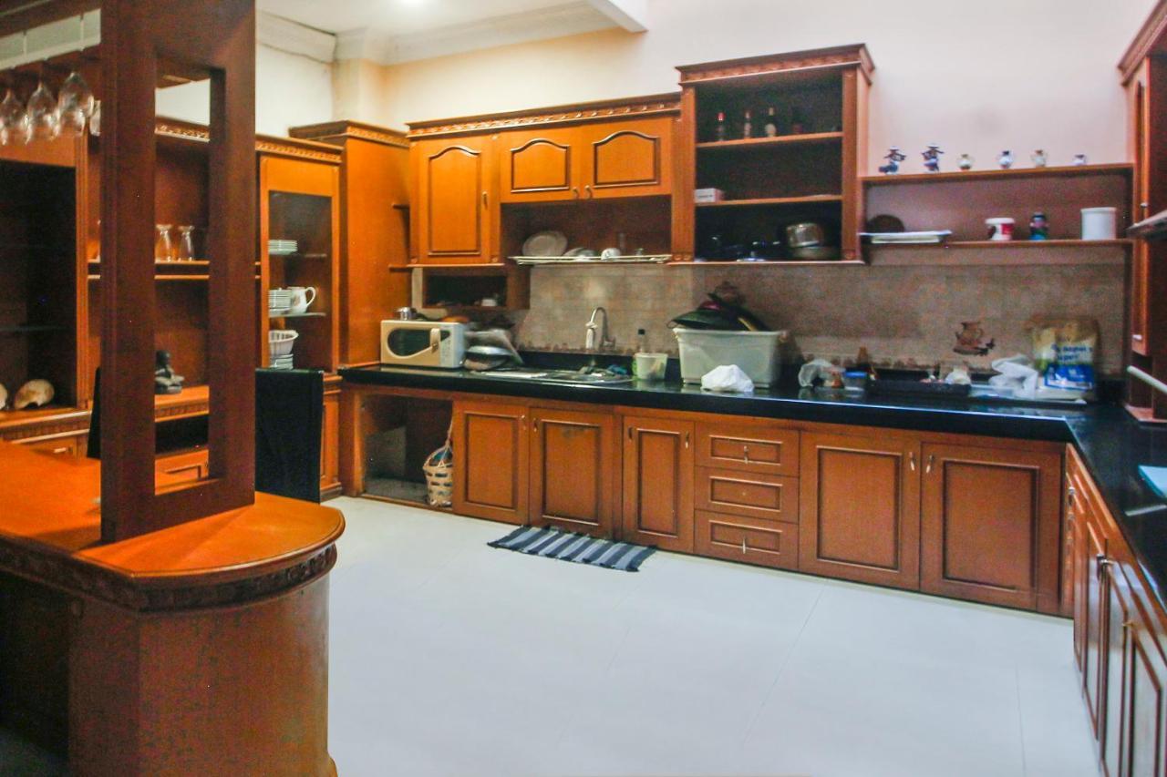 Spot On 91620 Skypiea Guest House Tasikmalaya Esterno foto