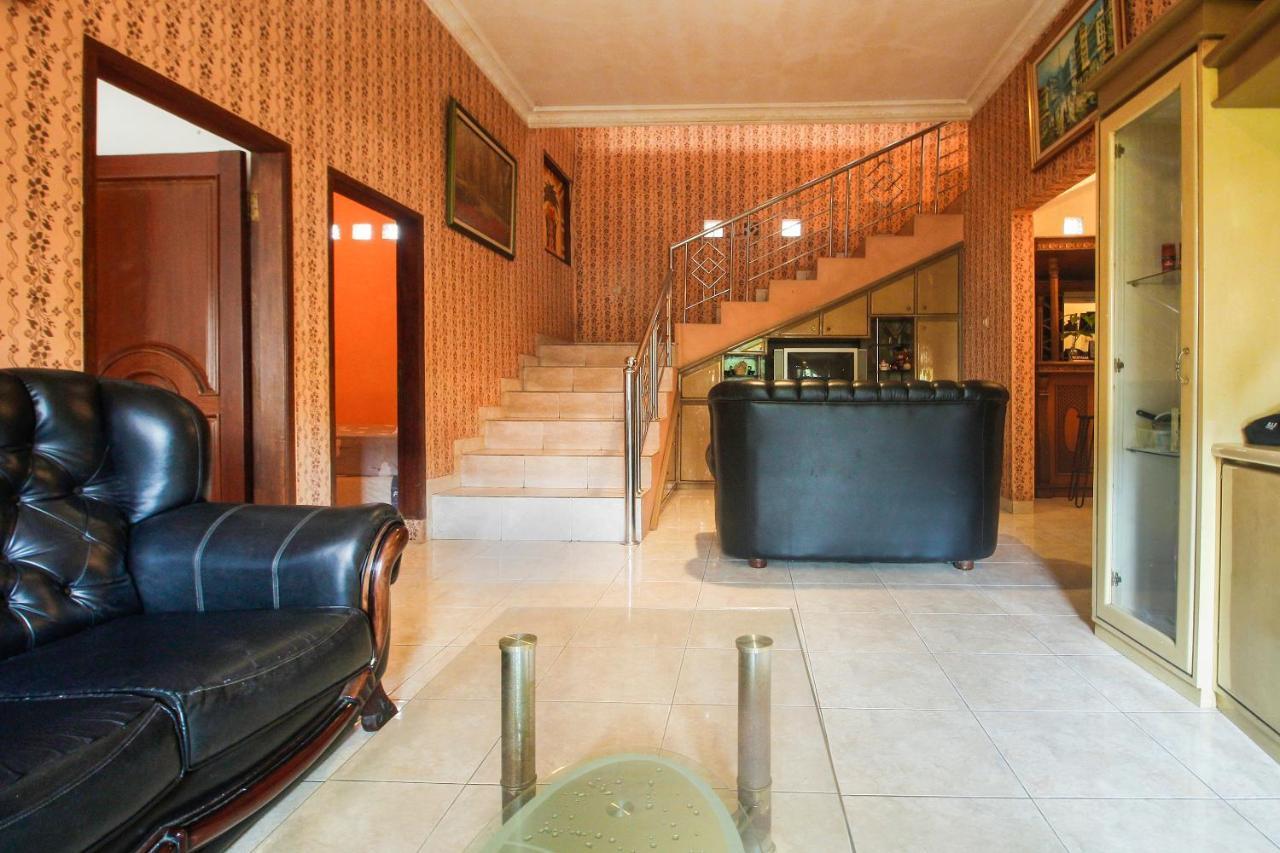Spot On 91620 Skypiea Guest House Tasikmalaya Esterno foto
